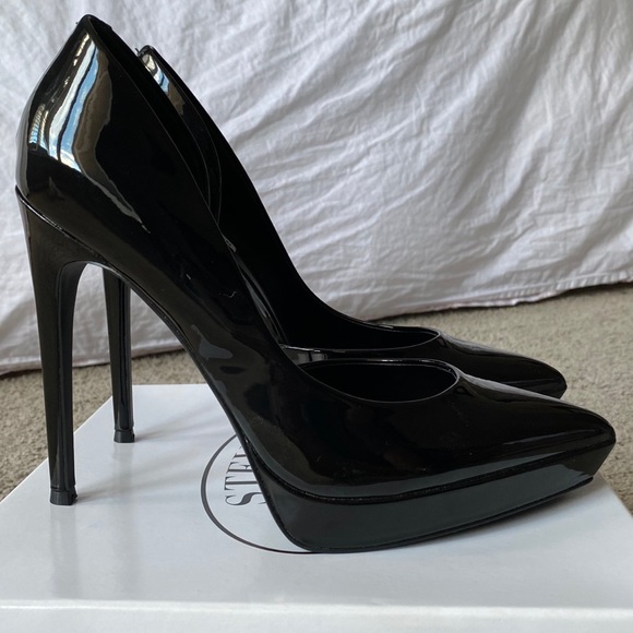 Steve Madden Vixen Black Patent Pumps - Picture 2 of 6